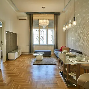 Basilica Royal | Apartment